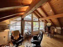  4 Zimmer Dachgeschoss Wohnung 
mit drei Balkonen!