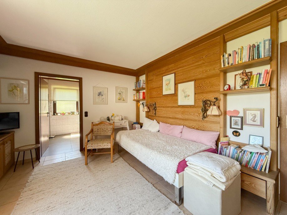 Schlafzimmer 1 mit Badezimmer Einfamilienhaus Scheidegg / Lindenau
