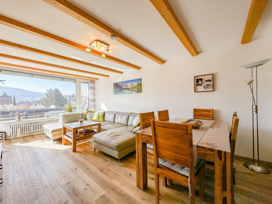Wohn und Esszimmer Etagenwohnung Oberstaufen