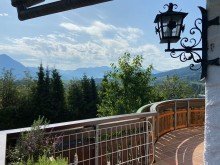 Balkon nach S�den EG. Ein Haus in Top Lage 
in Immenstadt im Allg�u 
mit unverbaubarem Blick in die Berge!
