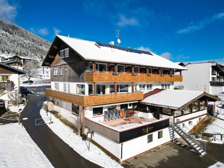 Hausansicht Winter Hotels Oberjoch