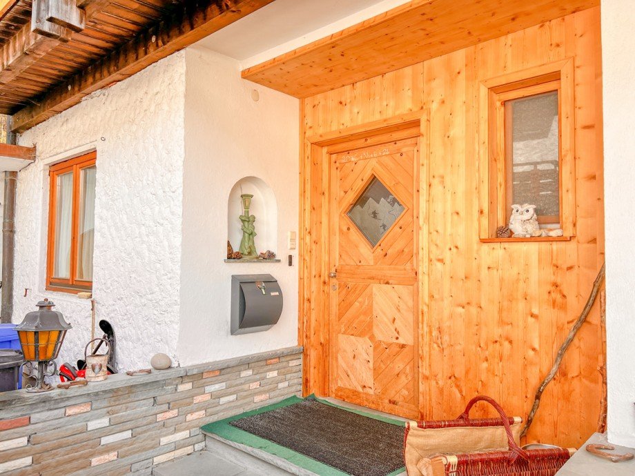 Eingang Mehrfamilienhaus Oberstdorf / Tiefenbach bei Oberstdorf