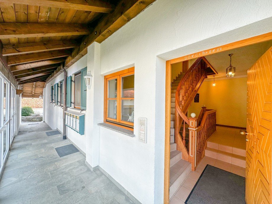 Eingangsbereich Terrassenwohnung R�ckholz