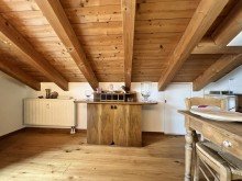  4 Zimmer Dachgeschoss Wohnung 
mit drei Balkonen!