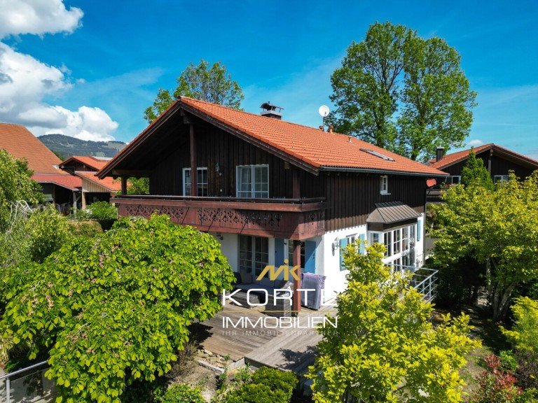 Titelbild Ofterschwang Einfamilienhaus Premiumlage in Ofterschwang - Alpiner Wohntraum mit Sauna, S�dterrassen und einzigartigem Bergblick