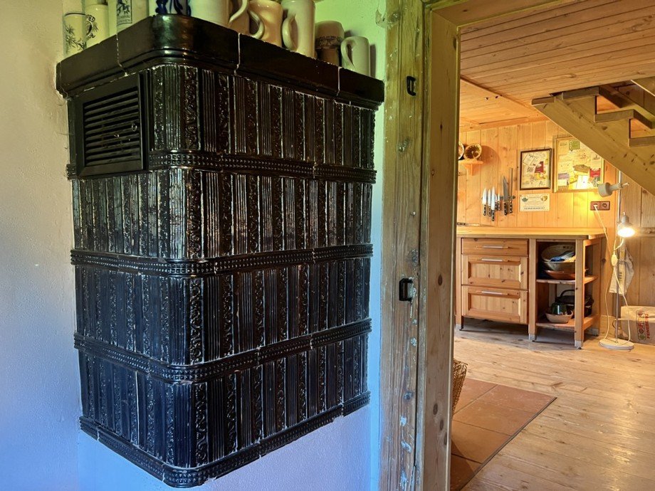 Kachelofen EG. Bauernhaus Missen-Wilhams / Wiederhofen
