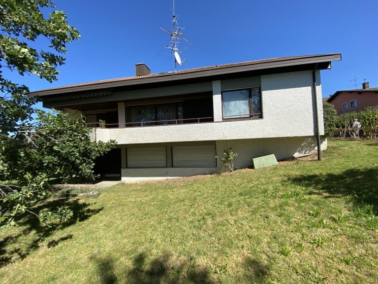  Lindenberg im Allg�u Einfamilienhaus Einfamilienhaus, zentrumsnah, mit viel Grund in Lindenberg.Eine einmalige Gelegenheit!