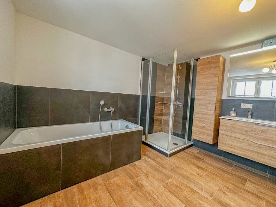 Badezimmer 2.OG Zweifamilienhaus Lindenberg im Allg�u