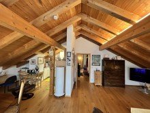  4 Zimmer Dachgeschoss Wohnung 
mit drei Balkonen!