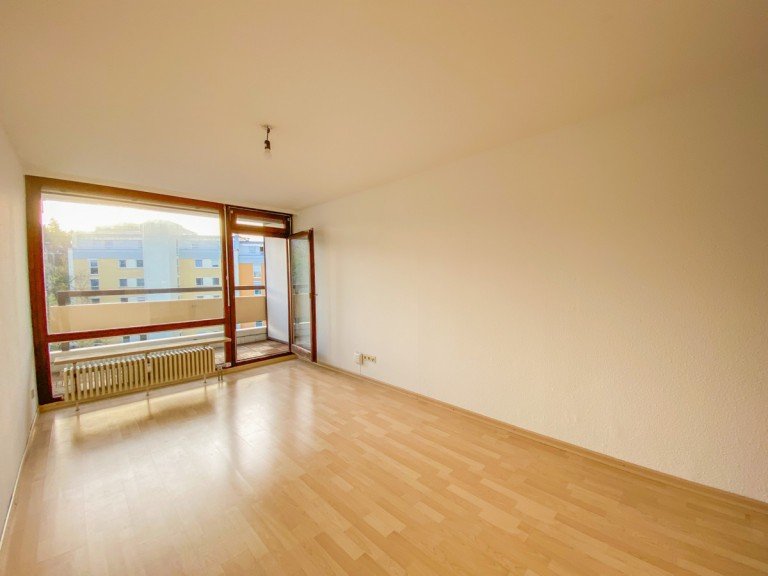 Wohnzimmer Kempten (Allg�u) Etagenwohnung 2 - Zimmer KEMPTEN - HAUBENSCHLOSS Sonnige Wohnung �ber den D�chern von Kempten mit TG.