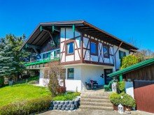 Hausansicht Einfamilienhaus mit Einliegerwohnung 
in sonniger Ortsrandlage 
von Heimenkirch / Allg�u