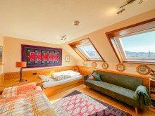 Schlafzimmer / G�stezimmer Gepflegte 3-Zimmerwohnung mit Bergpanorama 
 in zentraler Lage von
  Oberstaufen im Allg�u