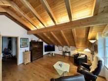  4 Zimmer Dachgeschoss Wohnung 
mit drei Balkonen!