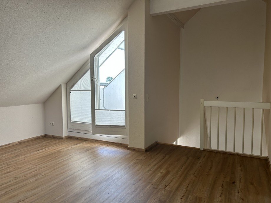 Schlafen 2. Ebene u Zugang zu einem Balkon Maisonettewohnung Wei�ensberg