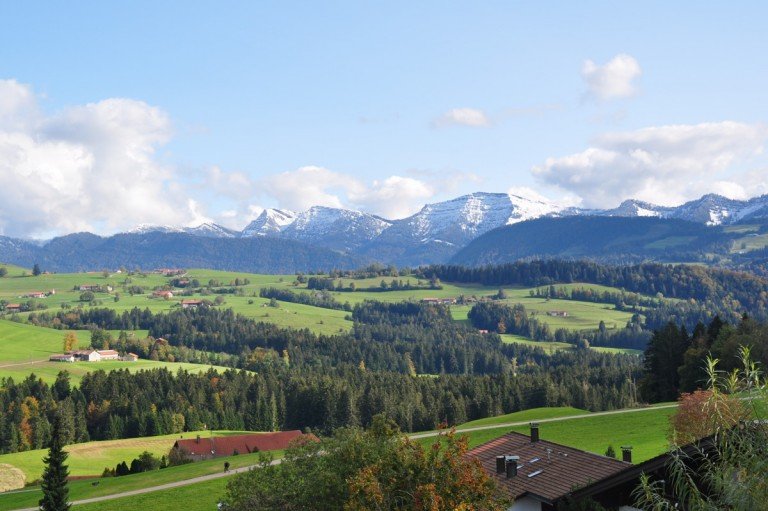 Aussicht Oberreute / Irsengund Etagenwohnung Panorama-Bergblick - PUR 2 Zimmer Art-Penthouse Oberreute / Allg�u mit Dachterrasse und Bergsicht!
