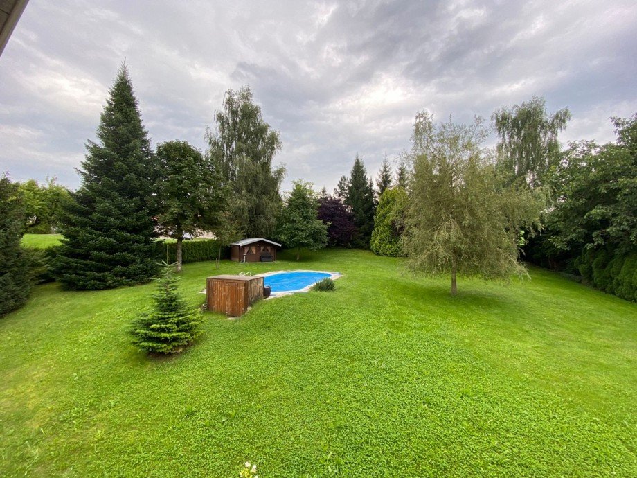 Blick vom DG in Garten Mehrfamilienhaus Opfenbach