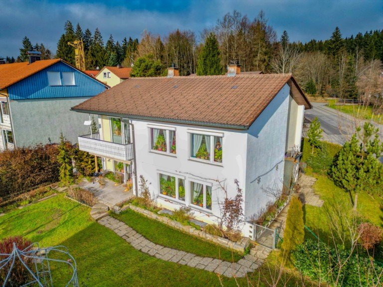 Hausansicht Lindenberg im Allg�u Einfamilienhaus Perfekt f�r Familien mit Kindern !Gro�es Einfamilienhaus in sonniger Lage von LINDENBERG