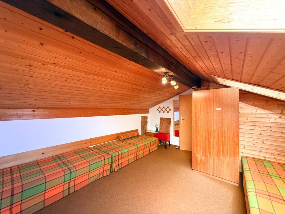 Schlafzimmer DG Maisonettewohnung Oberstaufen