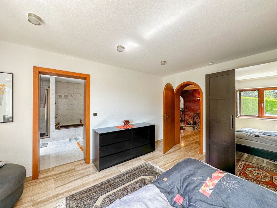 Schlafzimmer mit Bad Einfamilienhaus Scheidegg / Lindenau