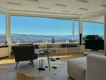 Wohnzimmer mit Bergpanorama Exklusive Villa mit Bergpanorama und Innenpool 
 in Scheidegg / Lindenau im Allg�u