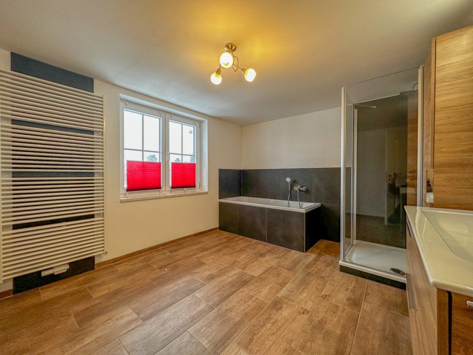 Badezimmer 2.OG Zweifamilienhaus Lindenberg im Allg�u