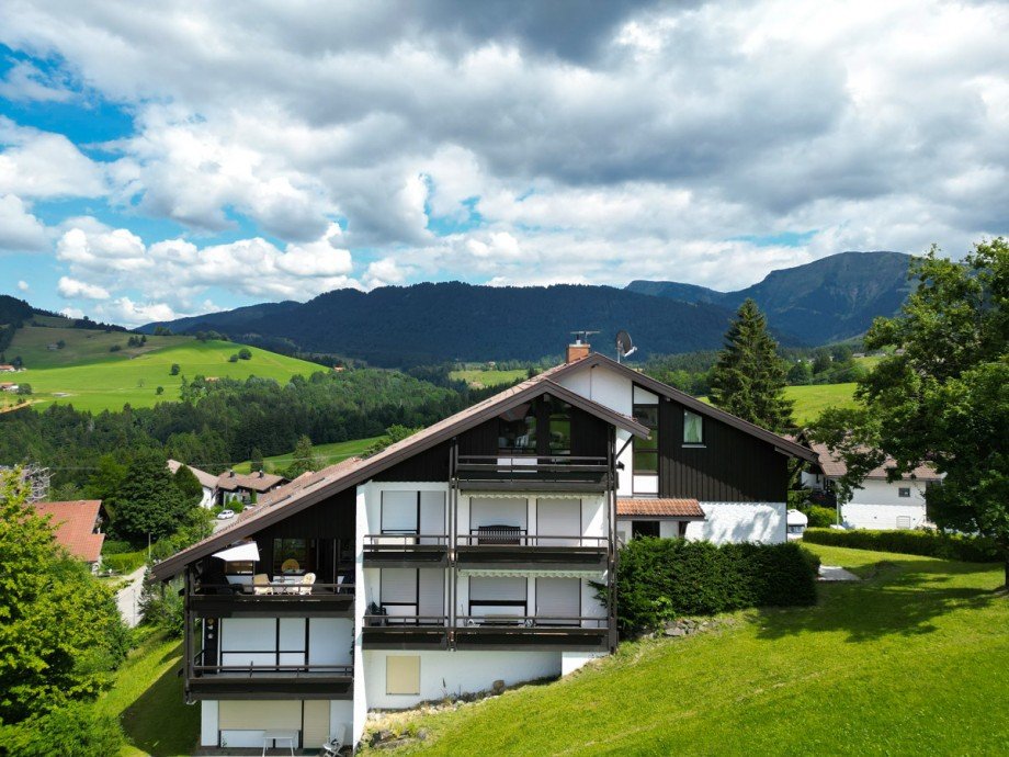 Hausansicht Etagenwohnung Oberstaufen / Steibis