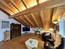  4 Zimmer Dachgeschoss Wohnung 
mit drei Balkonen!
