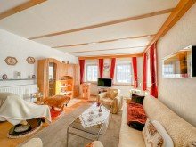 Wohnzimmer Einzigartiges Potential in Bestlage:
 Renovierungsbed�rftiges Mehrfamilienhaus 
 in Oberstaufen