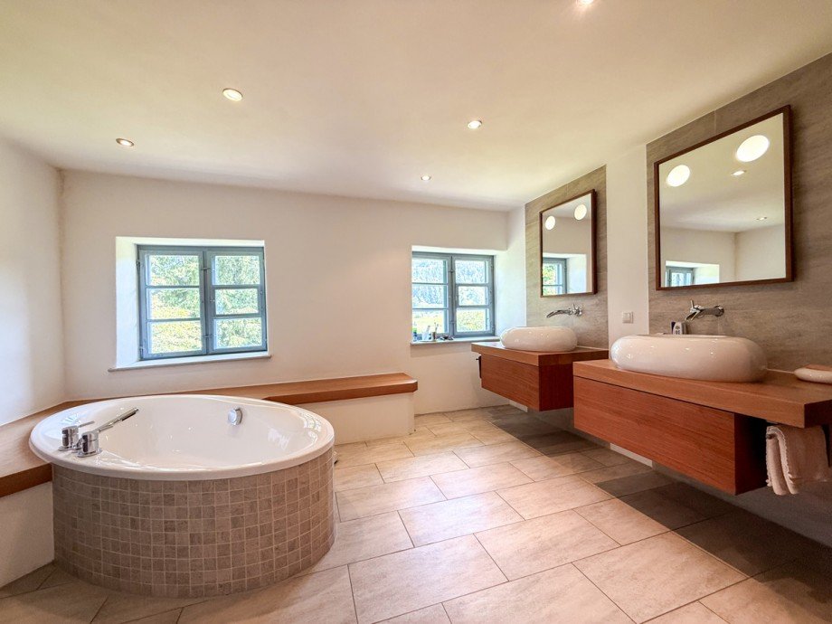 Badezimmer OG Bauernhaus Oberg�nzburg