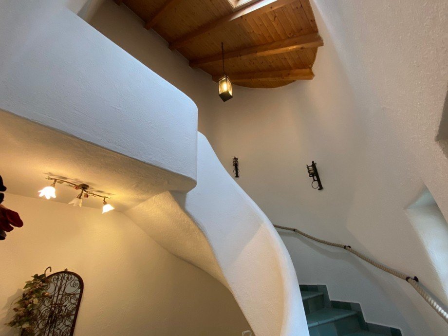 Treppenhaus von WO 2 zu WO 3 Mehrfamilienhaus Opfenbach