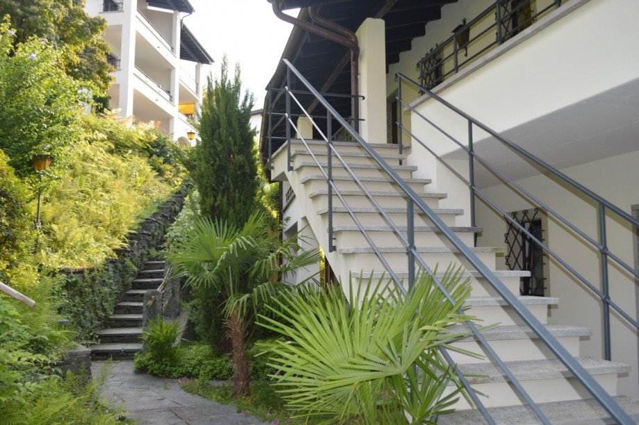 Treppenaufgang zum OG Etagenwohnung Vira (Gambarogno)