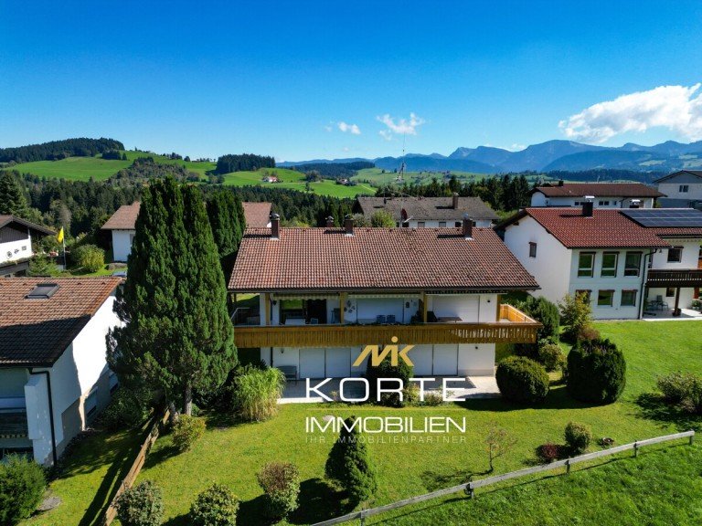 Titelbild Oberreute Maisonettewohnung Ihr R�ckzugsort im Allg�u - Charmante Maisonette Wohnung mit Kachelofen und sonnigem S�dwestbalkon