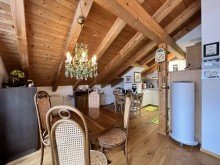  4 Zimmer Dachgeschoss Wohnung 
mit drei Balkonen!