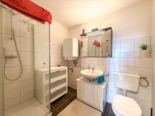 Badezimmer Kapitalanlage mit Weitblick in Lindenberg im Allg�u: 3-Zimmer-Wohnung mit Westbalkon und Tiefgarage