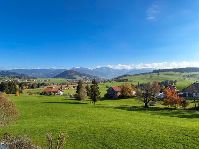 Ausblick Oberstaufen Dachgeschosswohnung Charmante Dachgeschosswohnung im ehemaligen Schulhaus mit freiem Hochgratblick nahe Oberstaufen i Allg�u