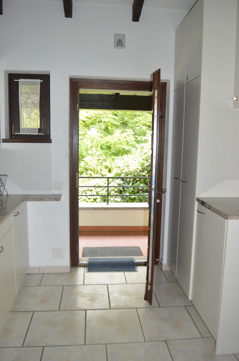 Eingang u. K�che Etagenwohnung Vira (Gambarogno)
