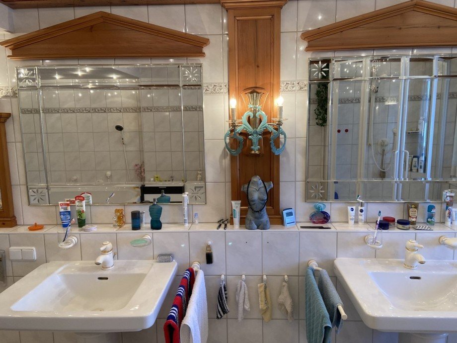 Bad mit Dusche / Badewanne Erdgeschosswohnung Oberstaufen
