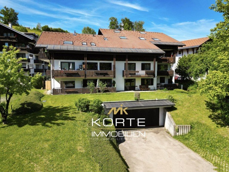 Hausansicht Oberstaufen-Weissach Erdgeschosswohnung Alpiner Wohntraum in Oberstaufen - 2-Zimmer-Wohnung mit Sonnenterrasse und Hochgratblick