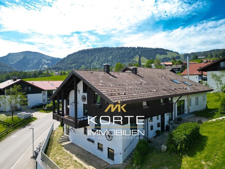 Titelbild Oberstaufen / Steibis Maisonettewohnung Wohnen mit Haus-Charakter - Ihr Zuhause auf 104 qm mit Terrasse/Garten, Balkon & Hochgratblick