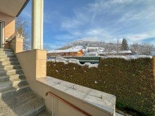 Treppenaufgang Einzigartiges Potential in Bestlage:
 Renovierungsbed�rftiges Mehrfamilienhaus 
 in Oberstaufen
