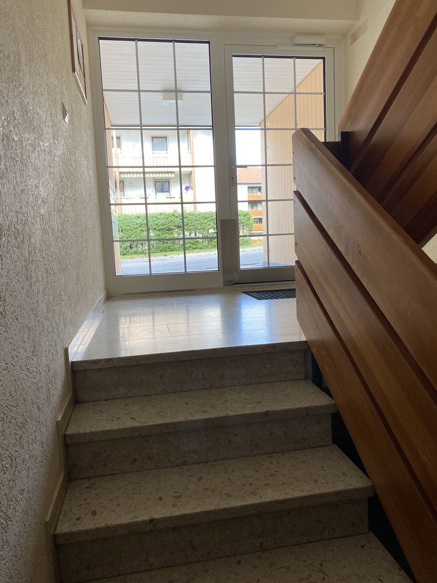 Hauseingang innen Etagenwohnung Lindenberg im Allg�u