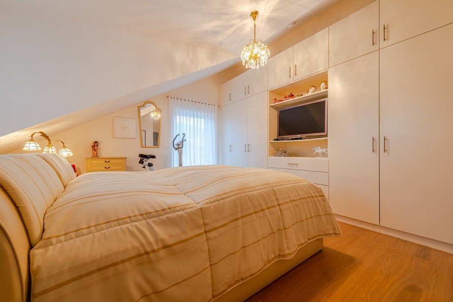 mit Einbauschr�nken Dachgeschosswohnung Oberstaufen