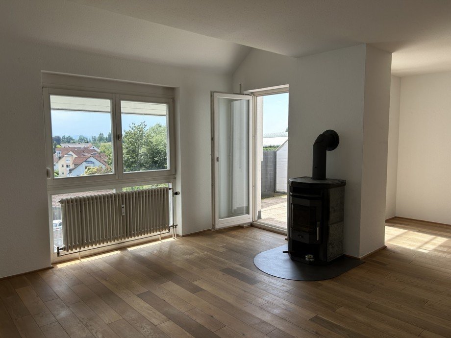 Wohnen / Essen und Zugang zu einem Balkon Maisonettewohnung Wei�ensberg