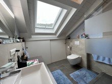  4 Zimmer Dachgeschoss Wohnung 
mit drei Balkonen!