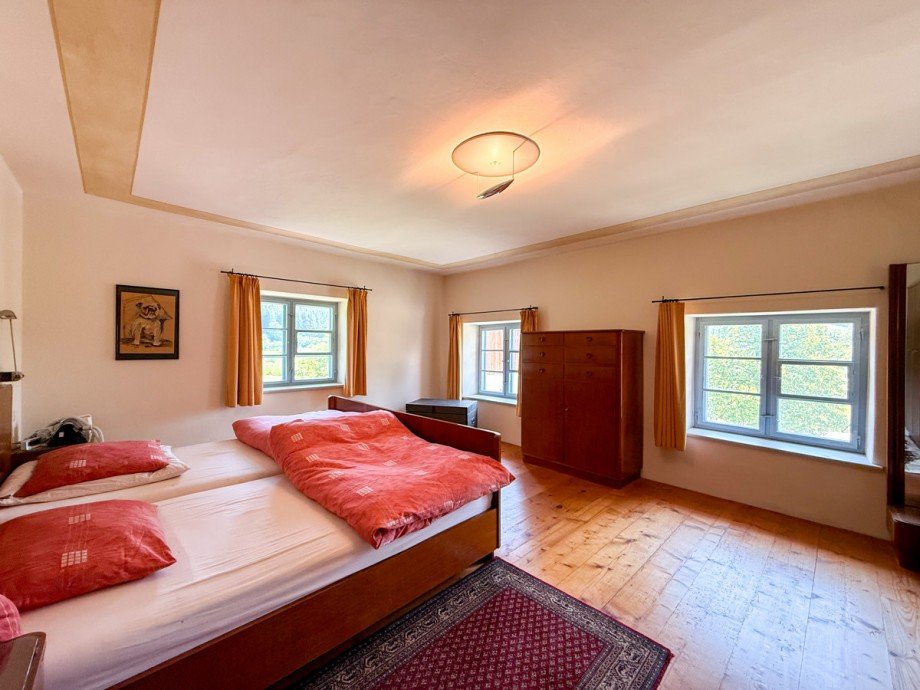 Schlafzimmer OG Bauernhaus Oberg�nzburg