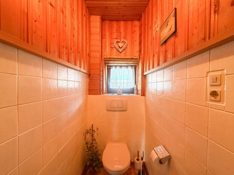 EG: G�ste WC Mehrfamilienhaus Lindenberg im Allg�u