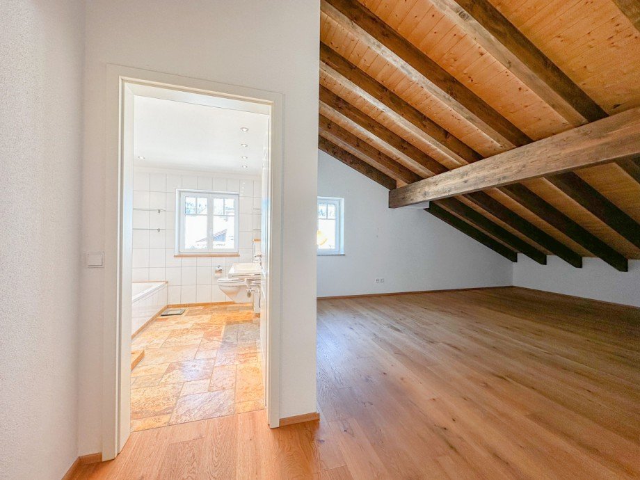 Master-Bedroom Dachgeschosswohnung Oberstaufen