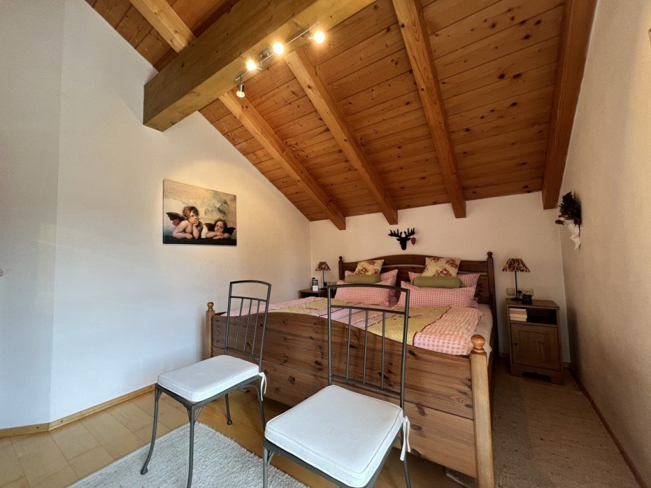 Schlafzimmer Dachgeschosswohnung Oberstaufen