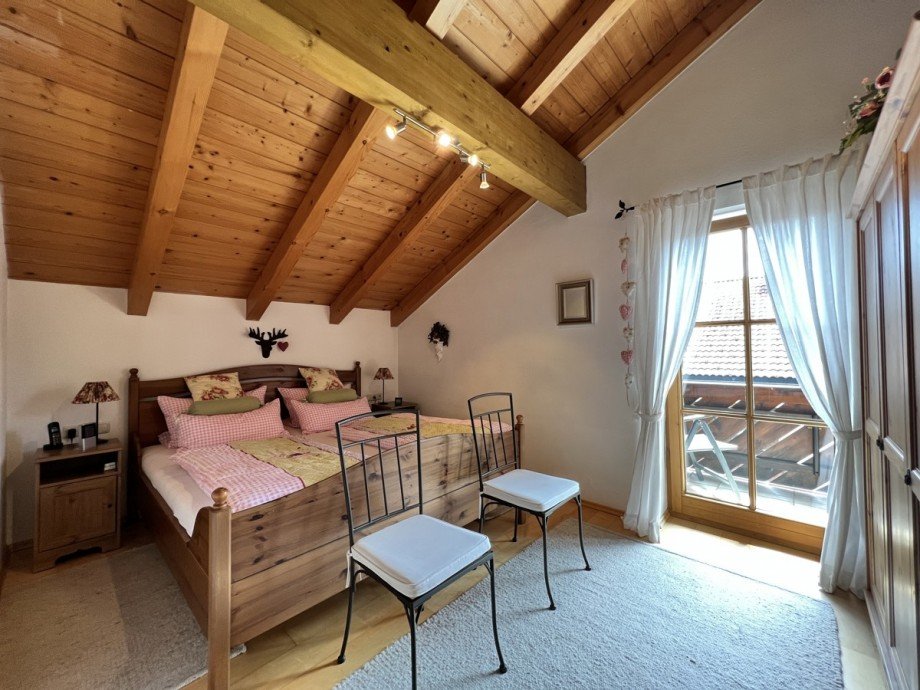 Schlafzimmer Dachgeschosswohnung Oberstaufen