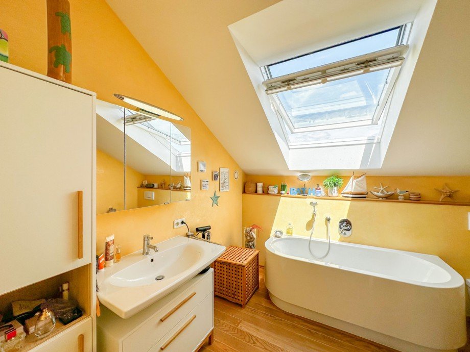 Badezimmer Wanne Dusche WC OG Doppelhaush�lfte Wasserburg / Hengnau